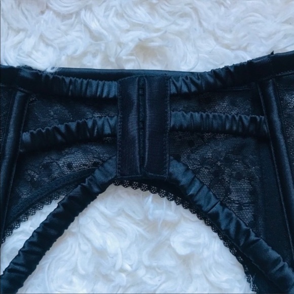Victoria's Secret Lace Garter Belt - Picture 12 of 16